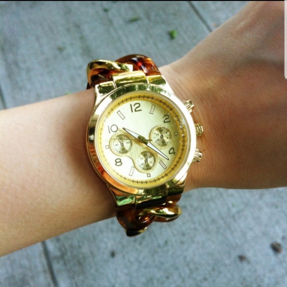 💚💜Gorgeous Brand New Ladies Watch😊